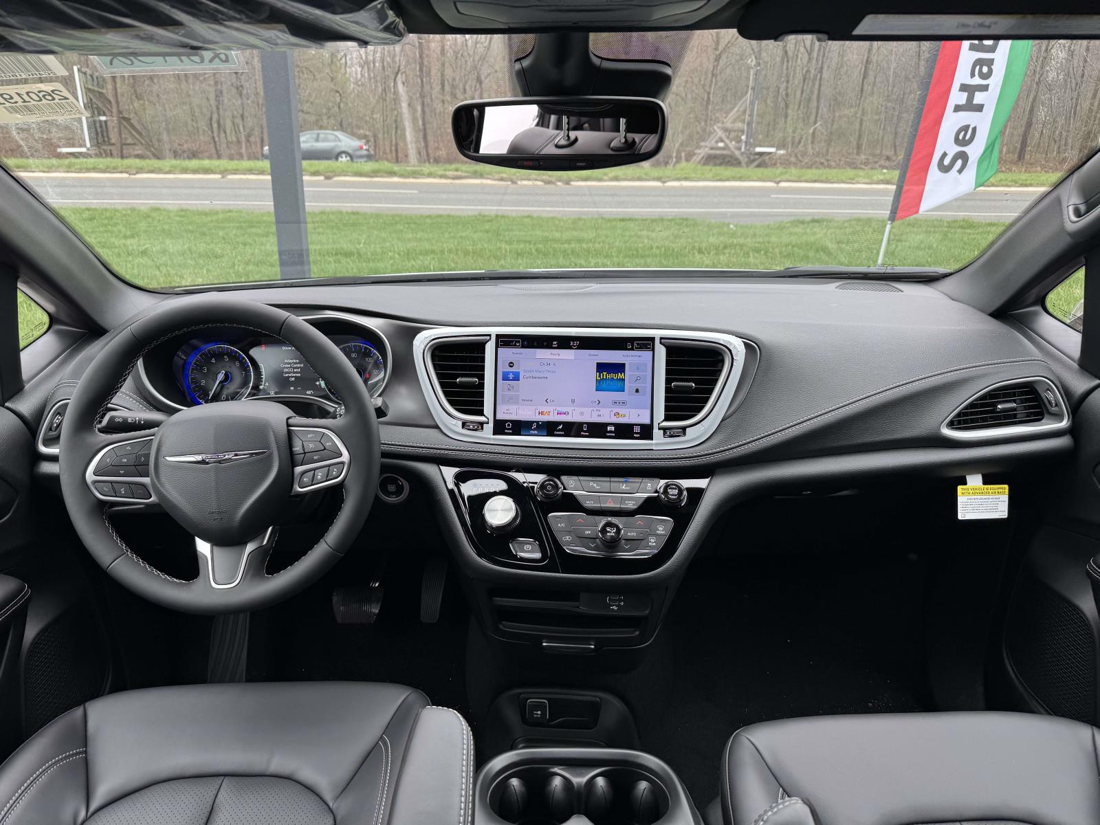 2026 Chrysler Pacifica Select - Photo 31
