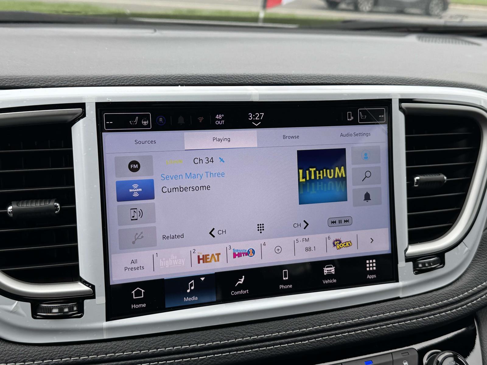 2026 Chrysler Pacifica Select - Photo 17