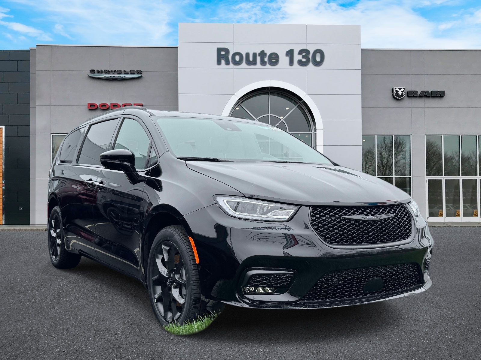 2026 Chrysler Pacifica Select AWD's photo