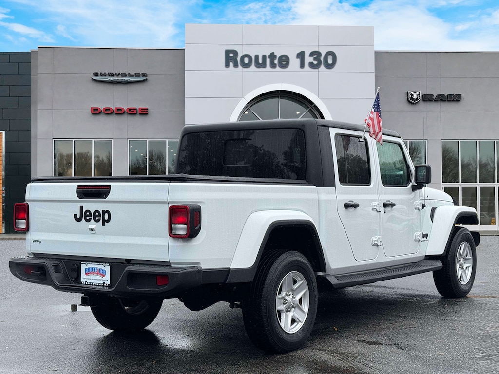 Used 2022 Jeep Gladiator Sport S 4x4 Truck Crew Cab