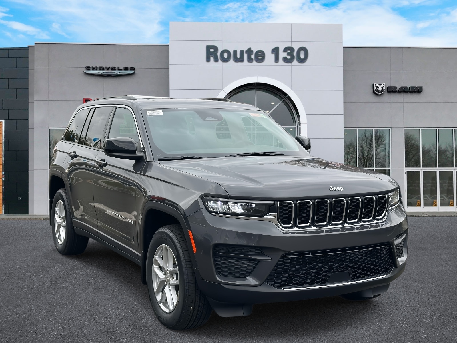 2025 Jeep Grand Cherokee Laredo's photo