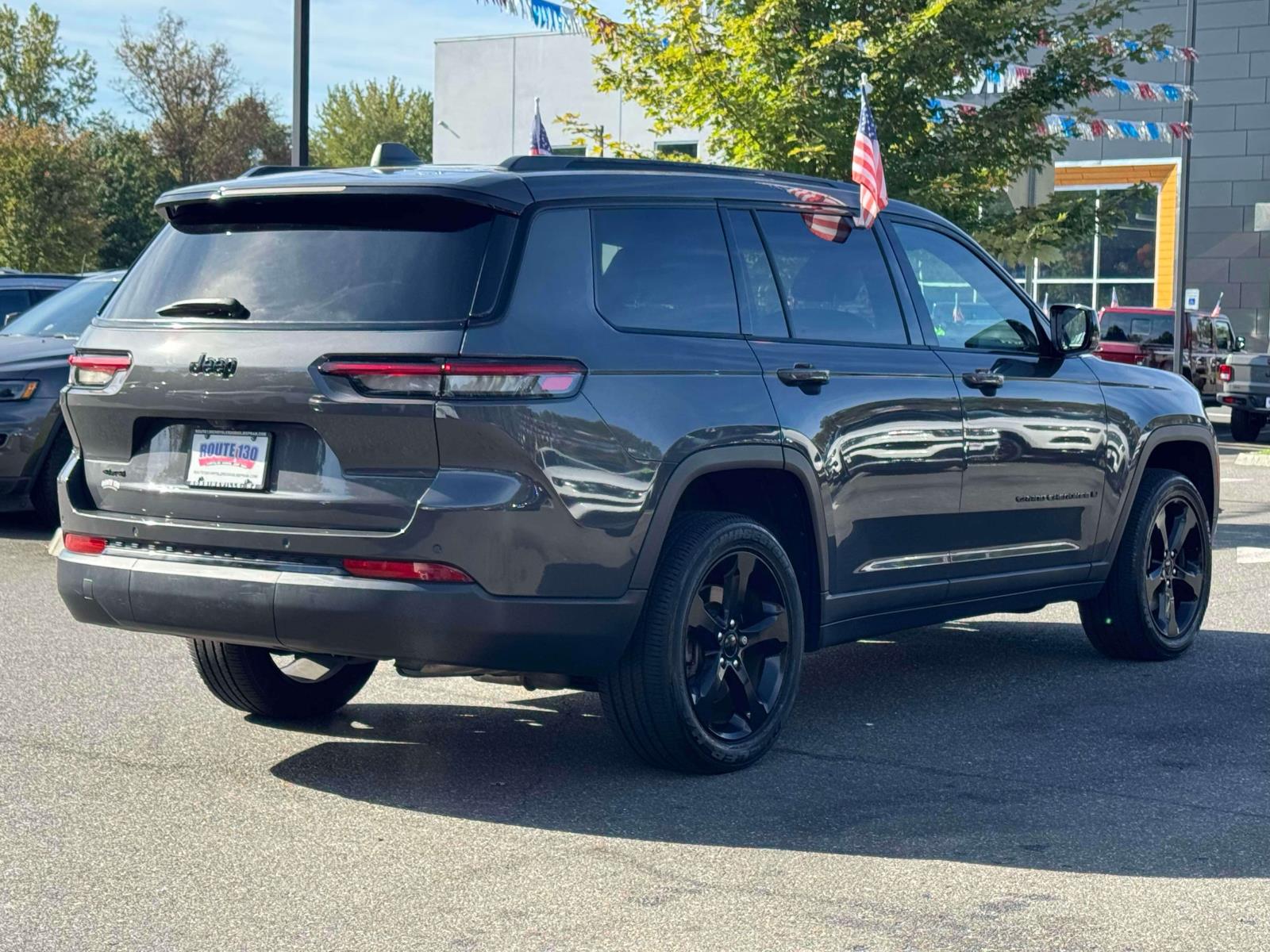 2023 Jeep Grand Cherokee Laredo Altitude photo 4