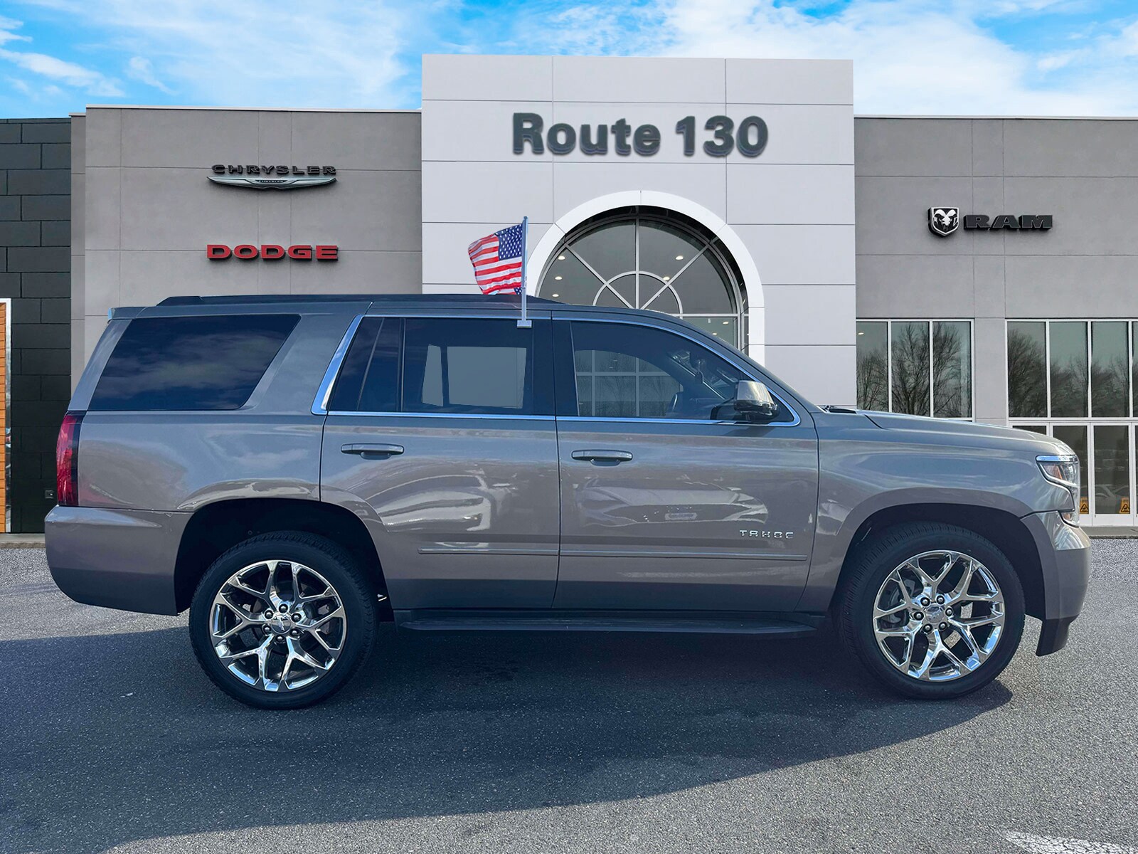 2019 Chevrolet Tahoe LT photo 2