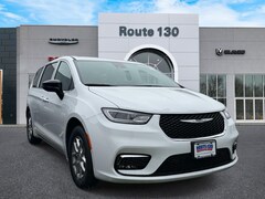 2026 Chrysler Pacifica SELECT Passenger Van