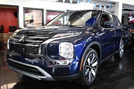 2025 Mitsubishi Outlander SE SUV