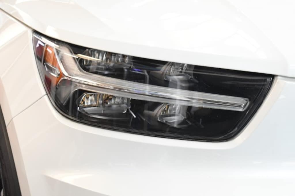 Used 2021 Volvo XC40 T5 R-Design SUV