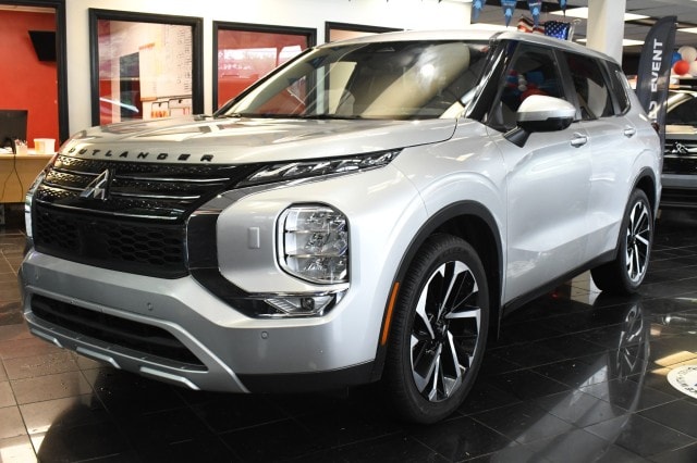 2024 Mitsubishi Outlander SE S-AWC's photo