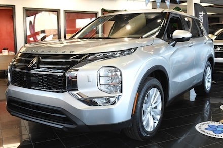 2026 Mitsubishi Outlander ES SUV