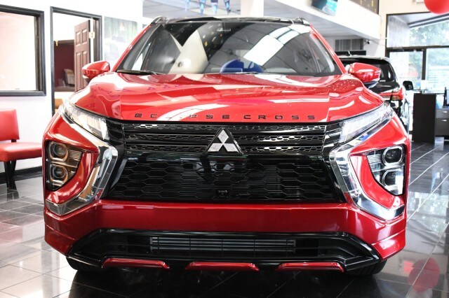 2025 Mitsubishi Eclipse Cross SEL photo 2