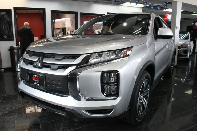 2024 Mitsubishi Outlander Sport ES's photo