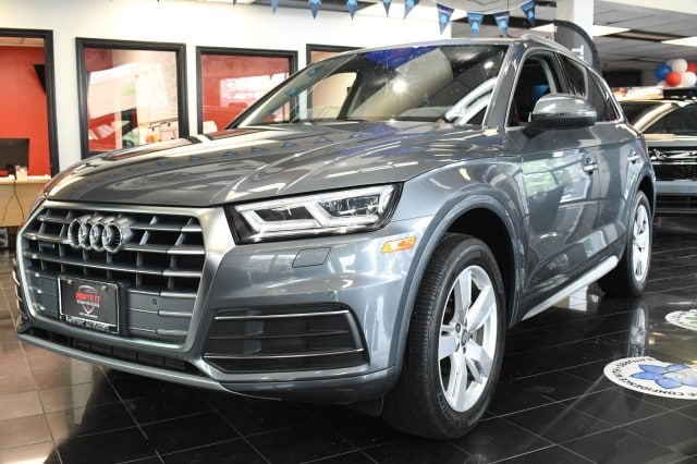2019 Audi Q5 2.0T quattro S tronic Premium Plus's photo