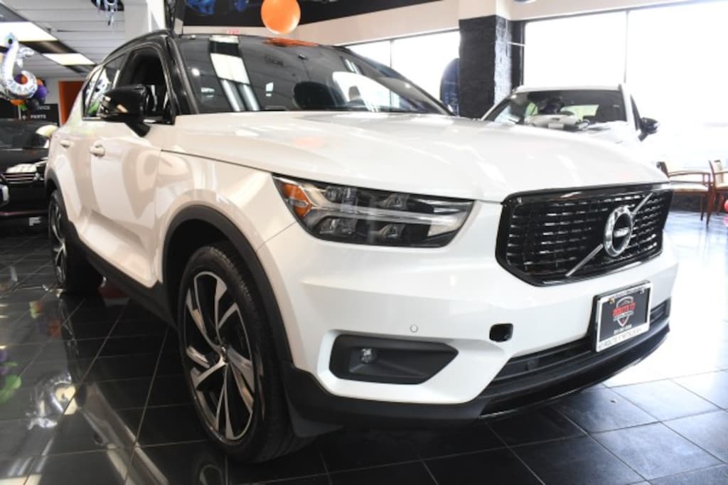 Used 2021 Volvo XC40 T5 R-Design SUV
