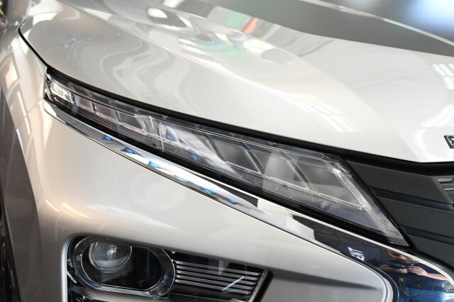 2025 Mitsubishi Eclipse Cross SEL photo 4