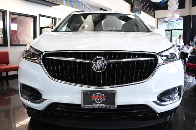 2019 Buick Enclave Essence photo 2