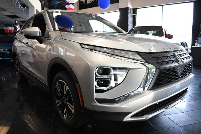 2025 Mitsubishi Eclipse Cross SE photo 3