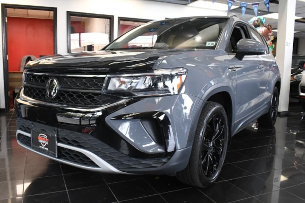 Used 2023 Volkswagen Taos 1.5T SE SUV