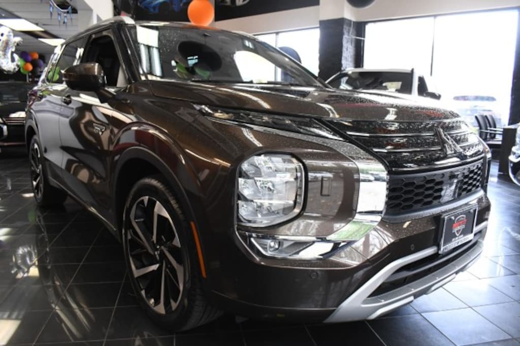 Used 2023 Mitsubishi Outlander Plug-In Hybrid SEL SUV