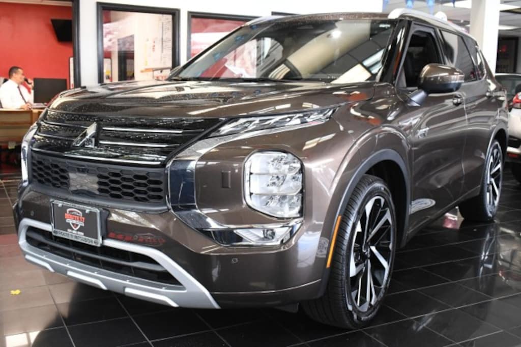 Used 2023 Mitsubishi Outlander Plug-In Hybrid SEL SUV