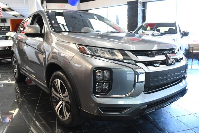 2024 Mitsubishi Outlander Sport LE photo 3