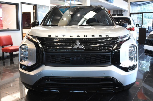 2025 Mitsubishi Outlander PHEV SEL Black Edition photo 2