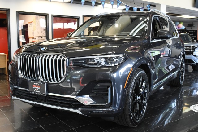 2021 BMW X7 xDrive40i's photo