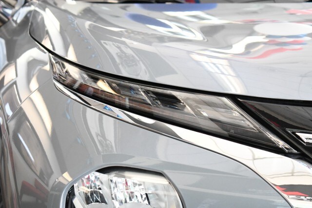 2025 Mitsubishi Outlander SE photo 4