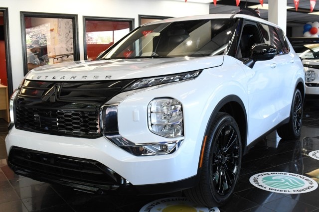 2026 Mitsubishi Outlander's photo