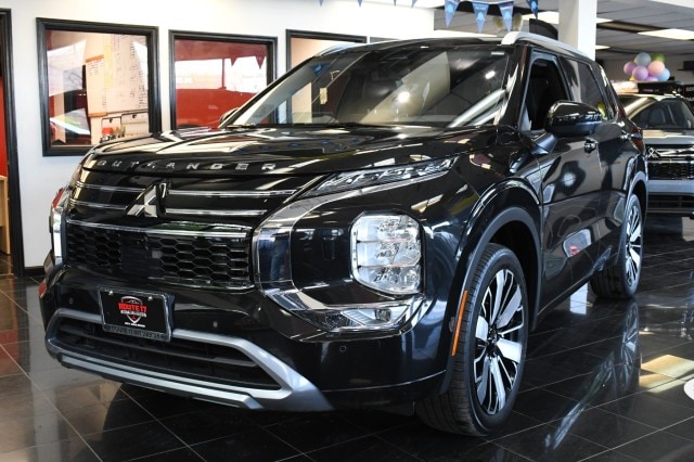2025 Mitsubishi Outlander SEL S-AWC's photo