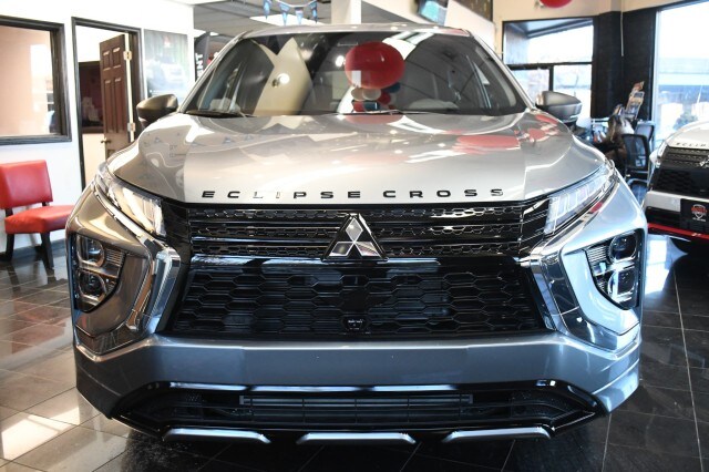 2025 Mitsubishi Eclipse Cross SEL photo 2