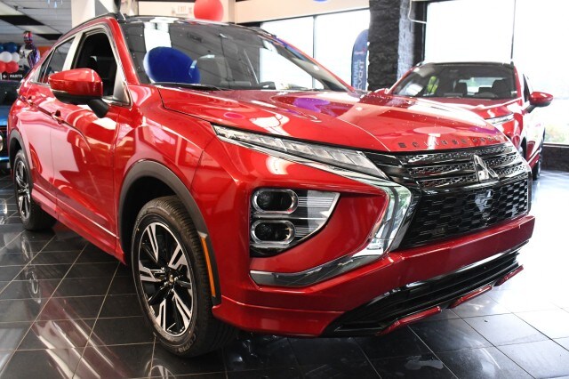 2025 Mitsubishi Eclipse Cross SEL photo 3