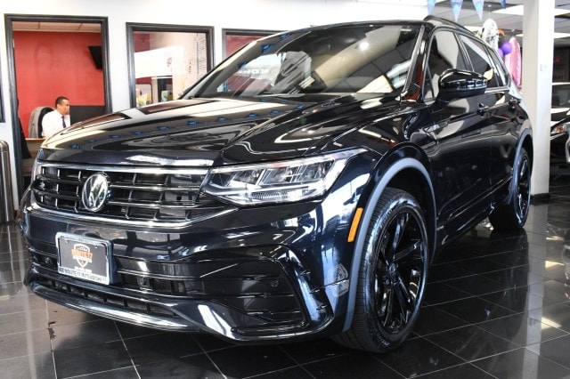 2023 Volkswagen Tiguan SE R-LINE BLACK