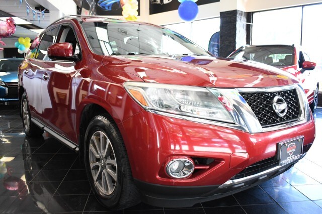 2016 Nissan Pathfinder Platinum photo 3