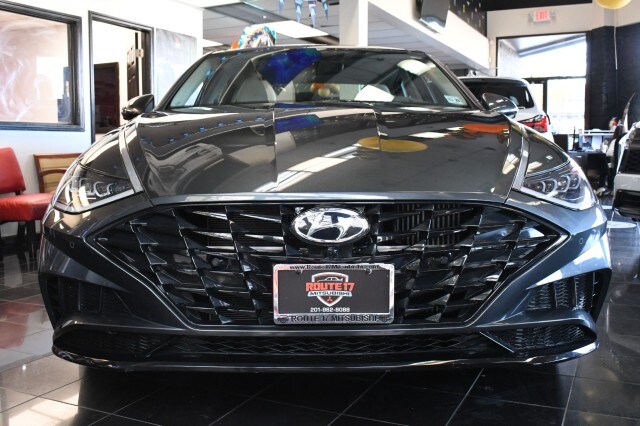 2023 Hyundai Sonata Limited photo 2