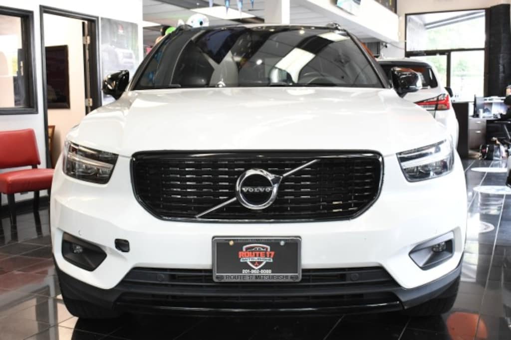 Used 2021 Volvo XC40 T5 R-Design SUV