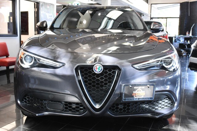 2018 Alfa Romeo Stelvio Sport photo 2