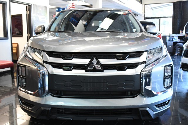 2024 Mitsubishi Outlander Sport LE photo 2