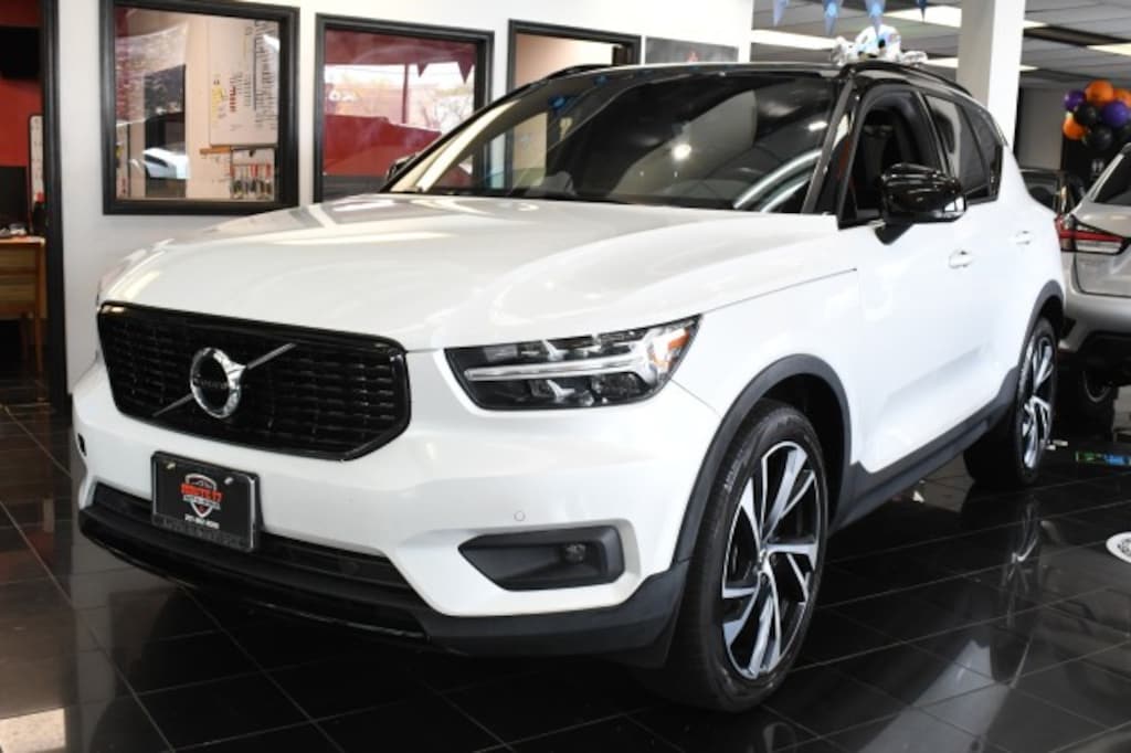 Used 2021 Volvo XC40 T5 R-Design SUV