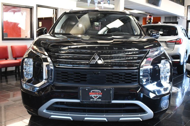 2024 Mitsubishi Outlander PHEV SEL photo 2