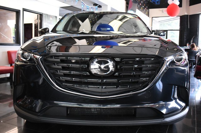 2023 Mazda CX-9 Touring photo 2