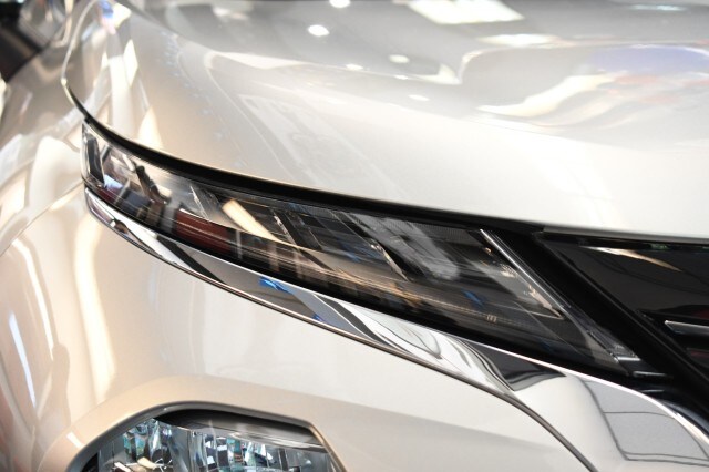 2025 Mitsubishi Outlander PHEV SE photo 4