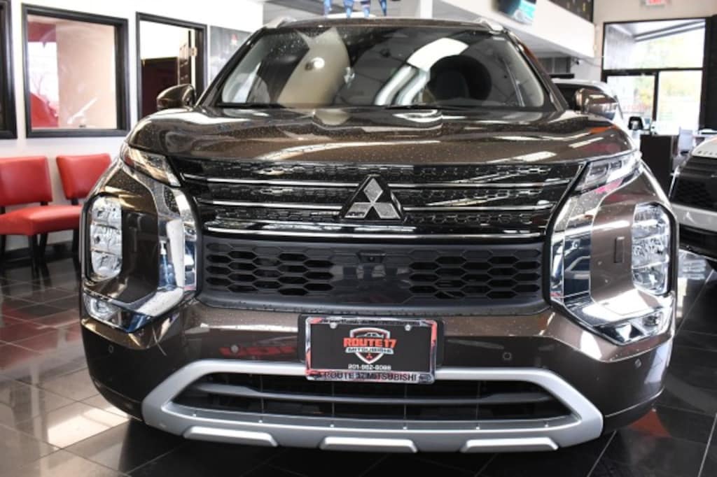 Used 2023 Mitsubishi Outlander Plug-In Hybrid SEL SUV