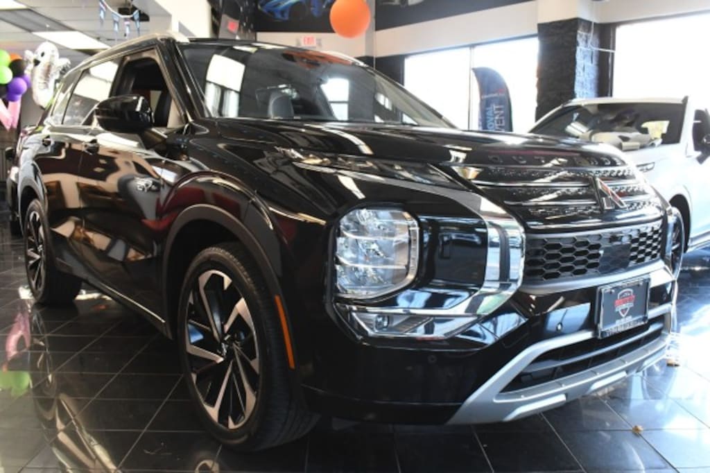 Used 2024 Mitsubishi Outlander PHEV SEL SUV