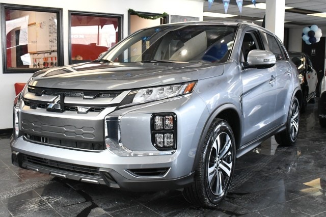 2027 Mitsubishi Outlander Sport SE