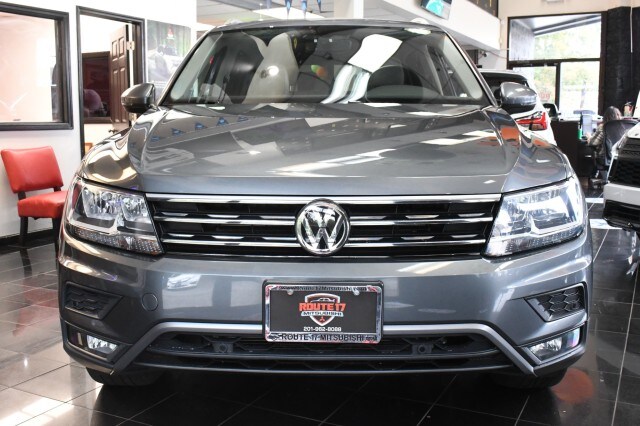 2019 Volkswagen Tiguan SE photo 2