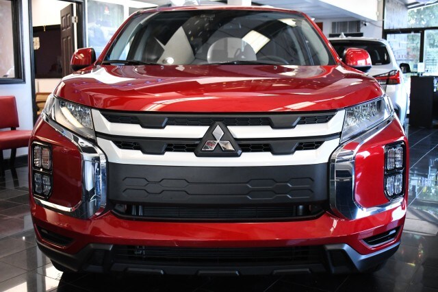 2025 Mitsubishi Outlander Sport ES photo 2