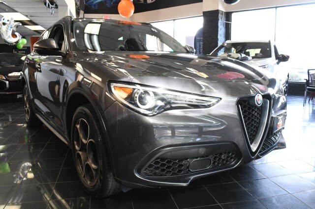2018 Alfa Romeo Stelvio Sport photo 3