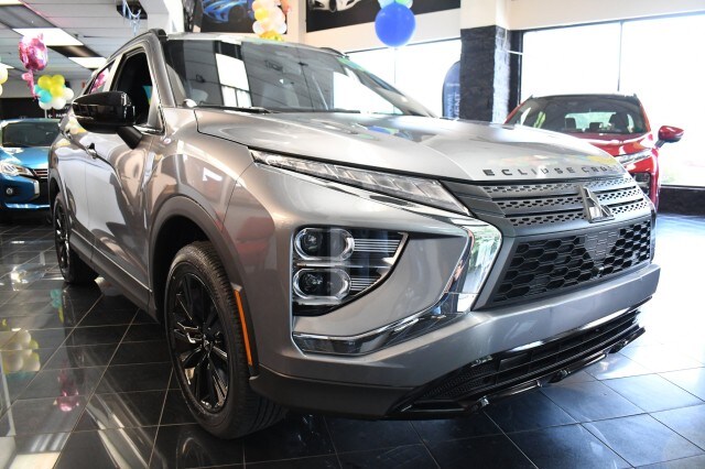 2025 Mitsubishi Eclipse Cross SEL photo 3