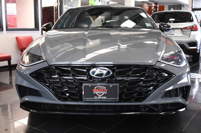 2022 Hyundai Sonata SEL Plus photo 2