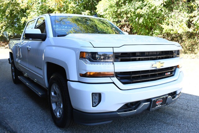 2018 Chevrolet Silverado 1500 LT photo 3