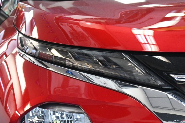 2025 Mitsubishi Outlander SE photo 3